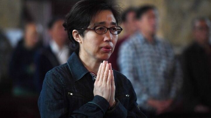 سيامة أسقفين في الصين بعد حصولهما على التفويض الحبري