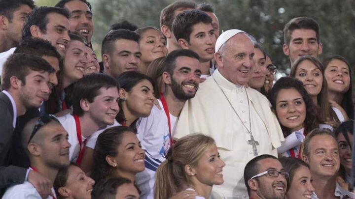 البابا فرنسيس: أيها الشبيبة، لا تتخلّوا عن أفضل ما في شبابكم، ولا تراقبوا الحياة من الشرفة...