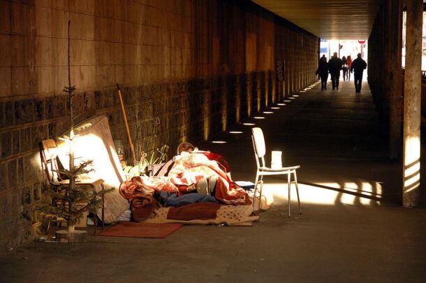 كاريتاس: هدايا وأسرّة للمشرّدين