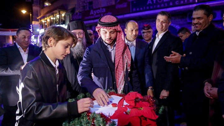 مادبا- الأردنّ تضيء شجرة الميلاد