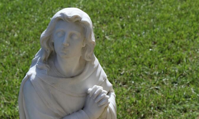 لمّا استيقظت اليوم، ونظرت من نافذتي رأيتك بنور الصباح الدافئ الحنون