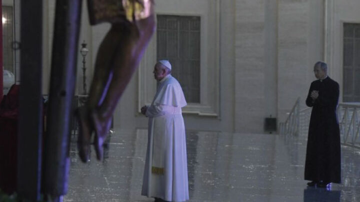 البابا فرنسيس وقفة صلاة في ساحة بازيليك القديس بطرس 27 آذار مارس 2020