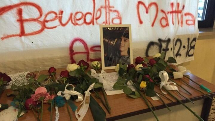 البابا فرنسيس يلتقي عائلات ضحايا حادث بلدة كورينالدو في إيطاليا ANSA