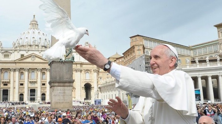 البابا فرنسيس يعايد المحتفلين برأس السّنة القمريّة