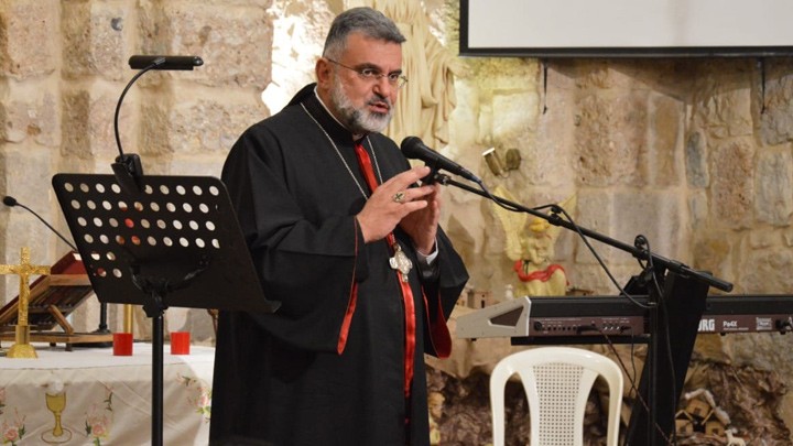 هكذا عايد المطران سويف المعلّمين في عيدهم!