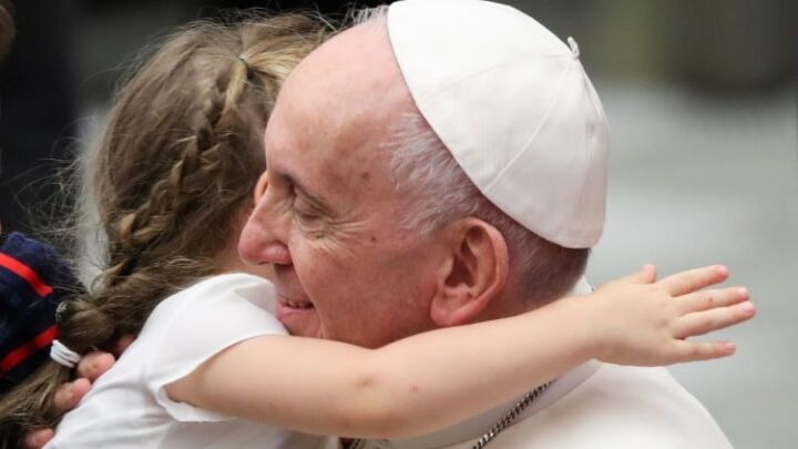 رسالة البابا فرنسيس بمناسبة اليوم العالمي للمهاجرين واللاجئين ٢٠٢٢