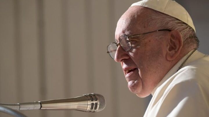 البابا فرنسيس - إنّ الصلاة ومعرفة الذات يسمحان لنا بأن ننمو في الحرية