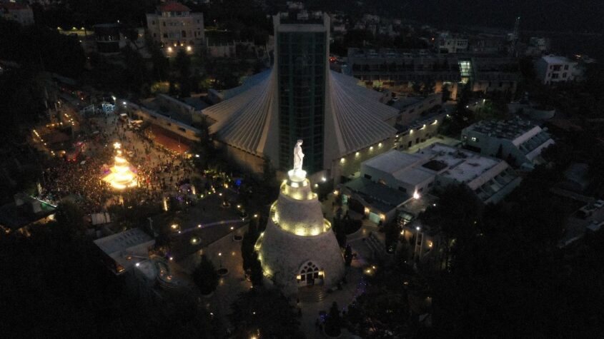 مزار سيدة لبنان - احتفال عيد الميلاد