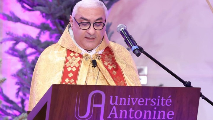 عبد السّاتر مفتتحًا تساعيّة الميلاد من الجامعة الأنطونيّة ذكّرهم يا ربّ أنّ ما يكدّسونه من مقتنيات لن يخفّف عتمة القبر