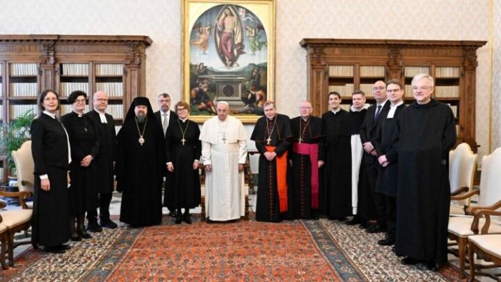 البابا فرنسيس يستقبل وفدًا مسكونيًّا من فنلندا