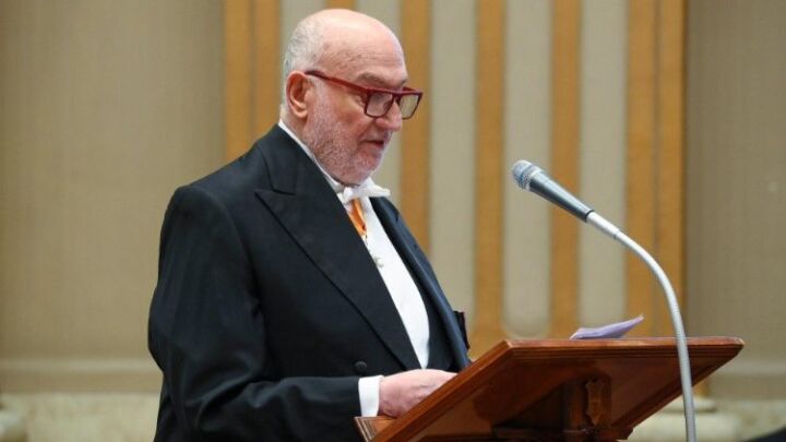 عميد السلك الدبلوماسي السفير جورج بوليديس مخاطباً البابا فرنسيس