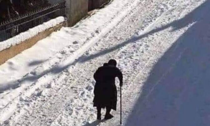 يا ستّي لوين رايحة بهالتلج والبرد؟