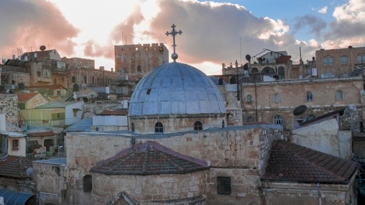 بطاركة ورؤساء الكنائس في القدس يصلّون من أجل السّلام والعدالة في الأرض المقدّسة