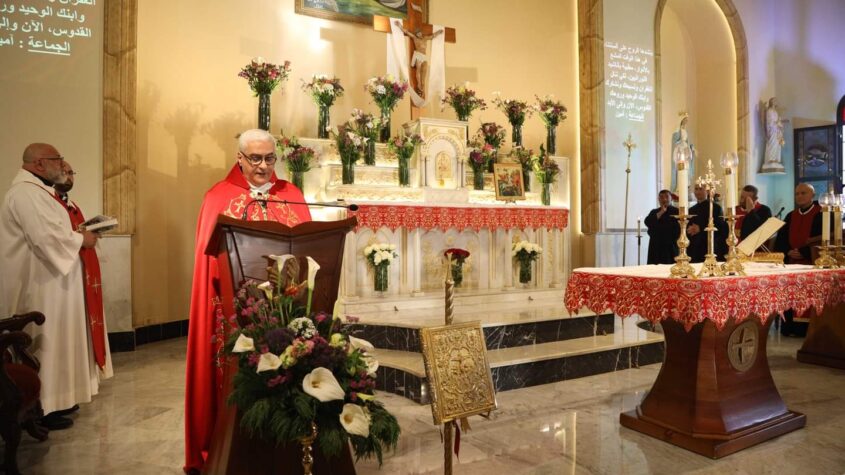 احتفل راعي أبرشيّة بيروت المارونيّة المطران بولس عبد الساتر بقدّاس ليلة عيد مار جرجس الشهيد، في كنيسة مار جرجس في الخريبة الحدث