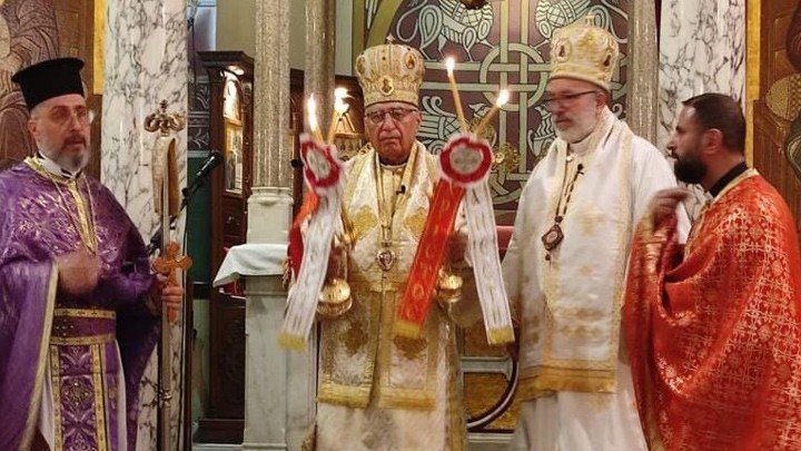 العبسيّ ترأّس رتبة غسل الموائد المقدّسة وصلاة الغروب وقدّاس باسيليوس في مصر