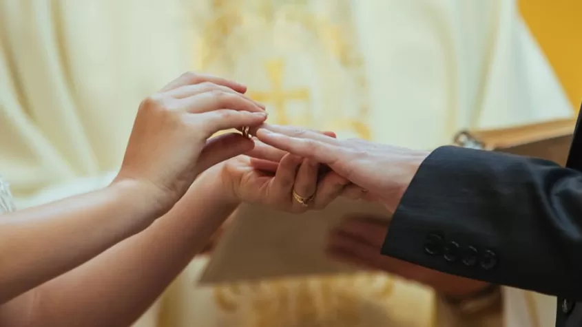 البطريرك بييرباتيستا بيتسابالا يوجّه نصائح راعويّة للمقبلين على سرّ الزواج المقدّس