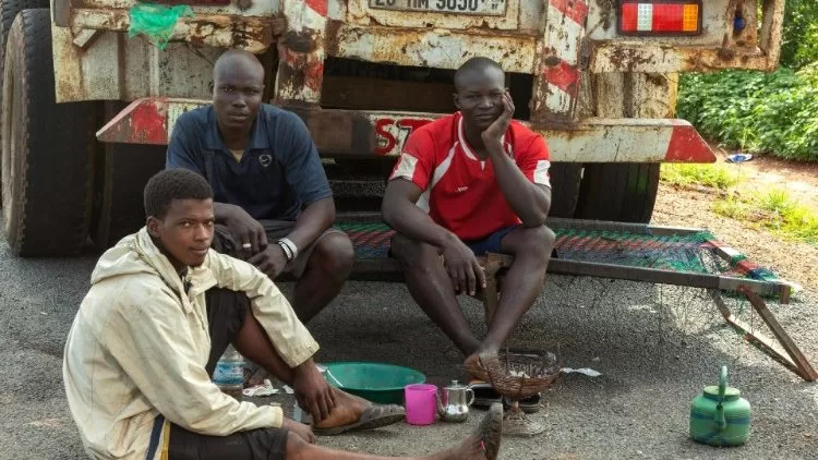 البابا فرنسيس لنطلب السلام من أجل جميع الشعوب التي يجرحها الحرب والعنف