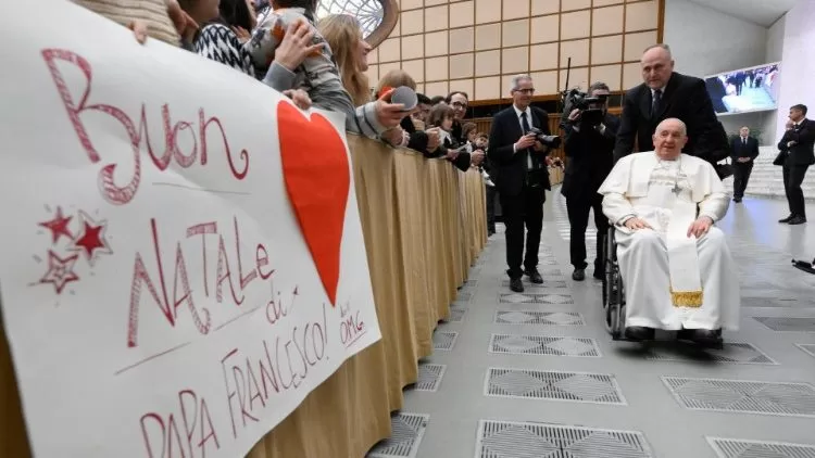 البابا فرنسيس يستقبل موظفي الكرسي الرسولي وحاكمية دولة حاضرة الفاتيكان بمناسبة تبادل التهاني بعيد الميلاد (VATICAN MEDIA Divisione Foto)