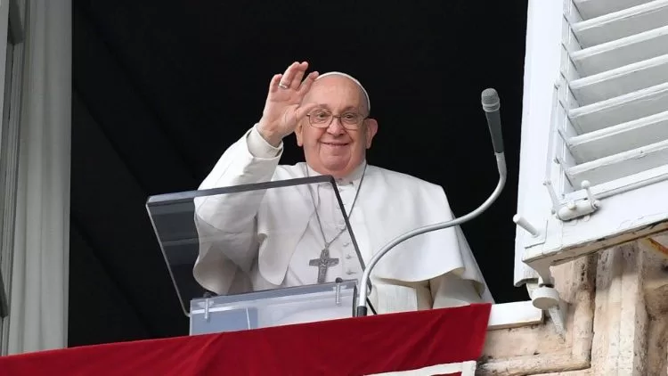 البابا فرنسيس يتلو صلاة التبشير الملائكي (Vatican Media)
