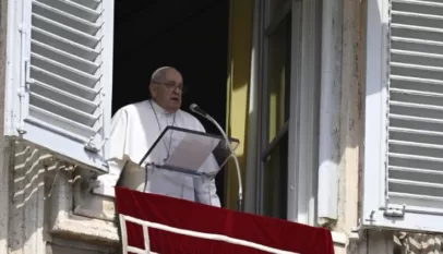 في كلمته قبل صلاة التبشير الملائكي البابا فرنسيس يسلط الضوء على العطاء والمغفرة (VATICAN MEDIA Divisione Foto)
