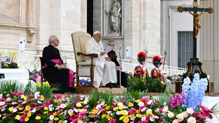 في مقابلته العامة مع المؤمنين البابا فرنسيس يتحدث عن فضيلة العدل (VATICAN MEDIA Divisione Foto)