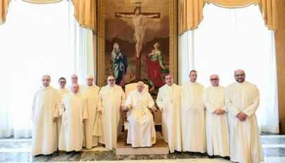 البابا فرنسيس يستقبل جماعة دير مونتيفيرجيني