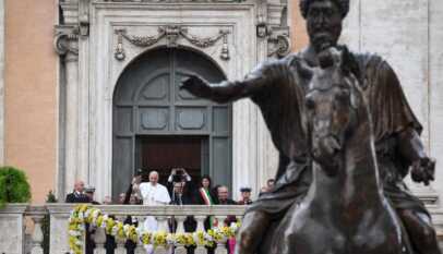البابا فرنسيس يزور مقر بلدية روما في العاشر من حزيران للقاء عمدة المدينة ومجلسها