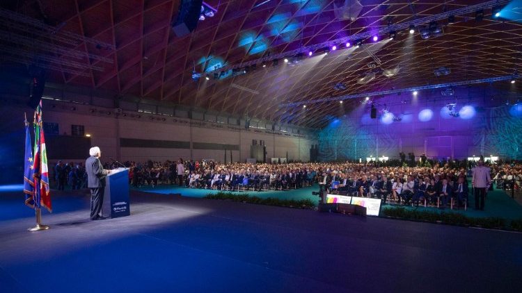 رسالة البابا فرنسيس إلى المشاركين في لقاء الصداقة بين الشعوب في ريميني (ANSA)