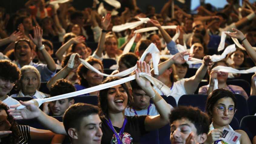 برعاية وحضور المطران يوسف سويف نظمّت لجنة راعوية الشبيبة في الابرشية، لقاء شبيبة الأبرشية تحت عنون " SCORE إيمانك ZEED" في مدرسة راهبات الأنطونيات - الخالدية