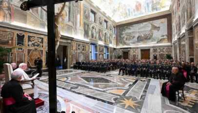 البابا فرنسيس يستقبل عناصر الحرس المالي الإيطالي ٢١ أيلول سبتمبر ٢٠٢٤ (VATICAN MEDIA Divisione Foto)