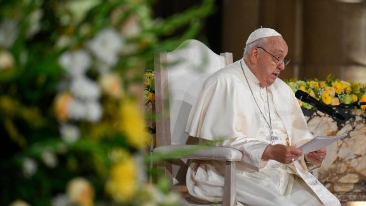 تذكّر التاريخ من أجل التغلب على جحيم الحرب (VATICAN MEDIA Divisione Foto)