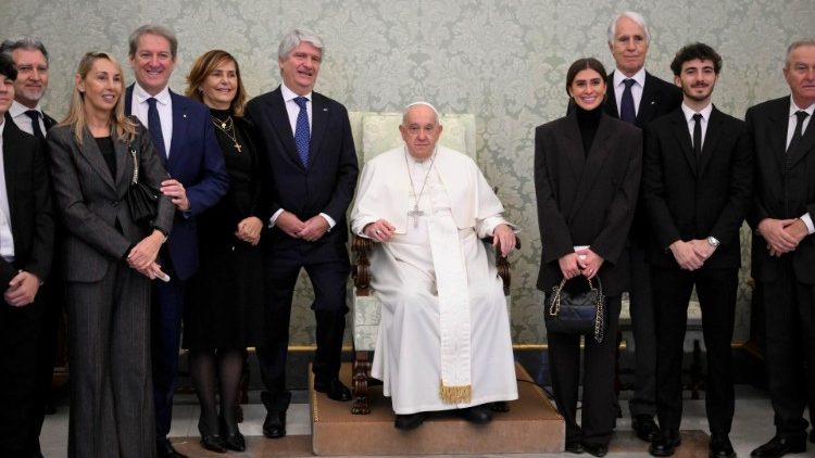 البابا يستقبل ممثلي الاتحاد الإيطالي لرياضة الدراجات النارية (VATICAN MEDIA Divisione Foto)