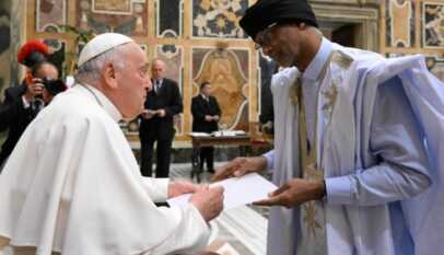 البابا فرنسيس يستقبل عددا من السفراء لمناسبة تقديم أوراق اعتمادهم لدى الكرسي الرسولي ٧ كانون الأول ديسمبر ٢٠٢٤ (ANSA)