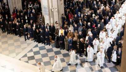 البابا فرنسيس يوجه رسالة إلى رئيس أساقفة باريس لمناسبة افتتاح كاتدرائية نوتردام