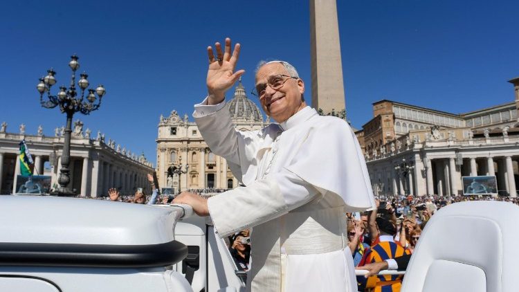 البابا لاوُن الرابع عشر في مقابلته العامة مع المؤمنين (@Vatican Media)